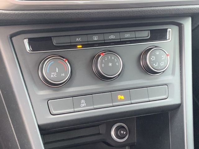 Touran 1.6 TDI Klima PDC Berganfahrassistent