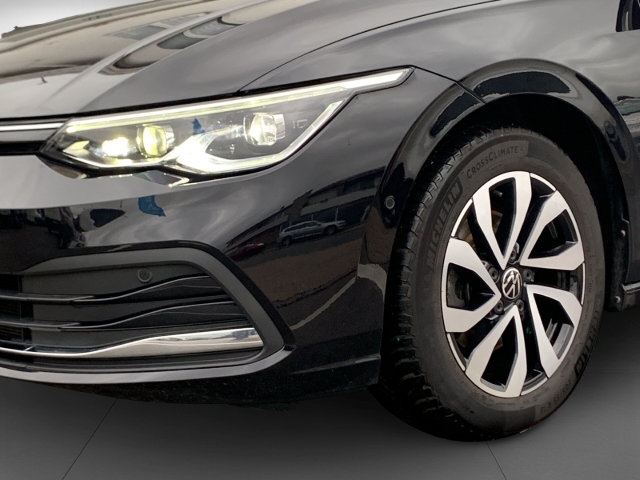 Golf VIII 2.0 TDI Active AHK Pano Navi Kamera