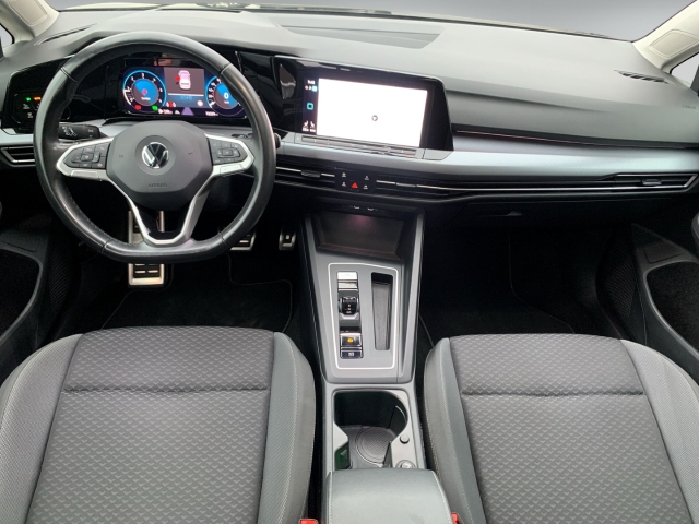 Golf VIII 2.0 TDI Active AHK Pano Navi Kamera