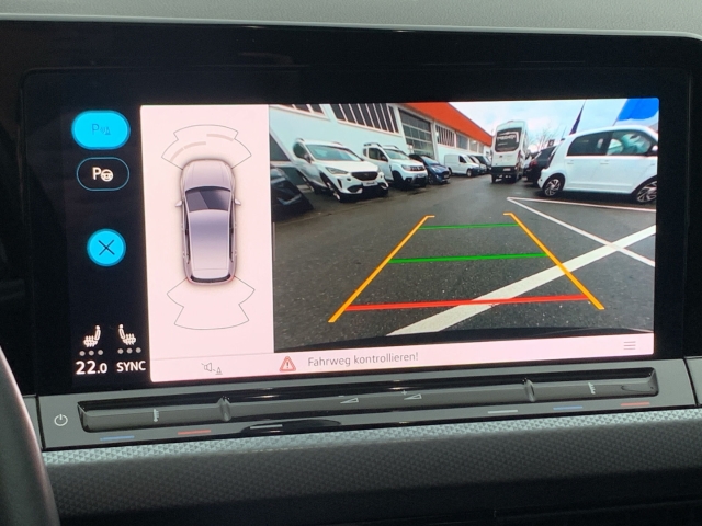 Golf VIII 2.0 TDI Active AHK Pano Navi Kamera