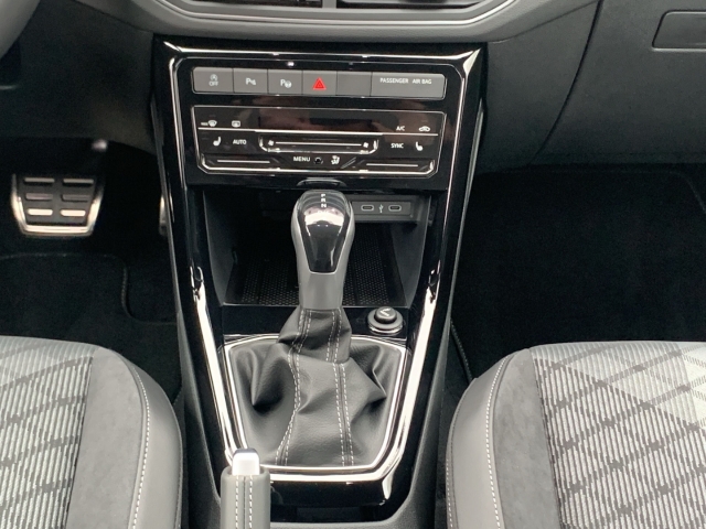 T-Cross 1.0 TSI R-Line DSG AHK Navi LED Kam.