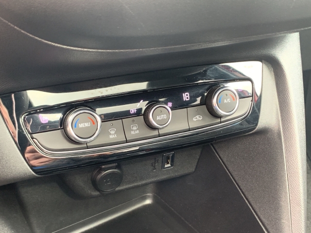 Corsa F 1.2 Turbo Ultimate Panorama Navi Leder