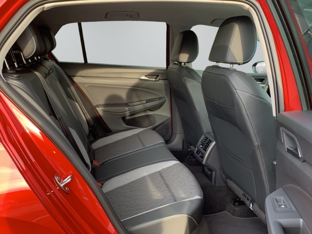 Golf VIII 1.5 eTSI Goal DSG AHK ACC SHZ Kam