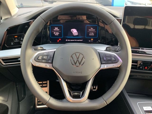 Golf VIII 1.5 eTSI Goal DSG AHK ACC SHZ Kam